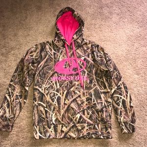 Mossy Oak Camouflage Hoodie. Size Small.